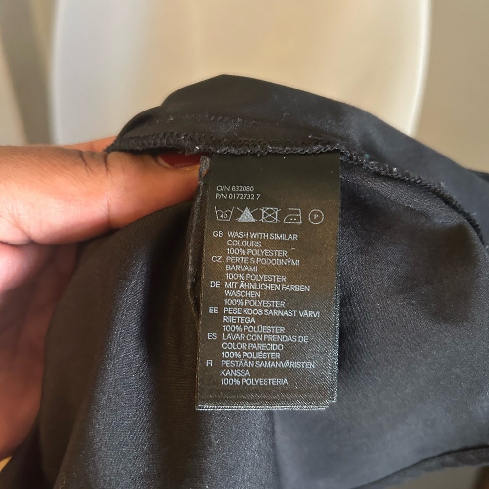 H&M dress - black sleeveless lightweight basic casual gathered waist - Picture 7 of 9